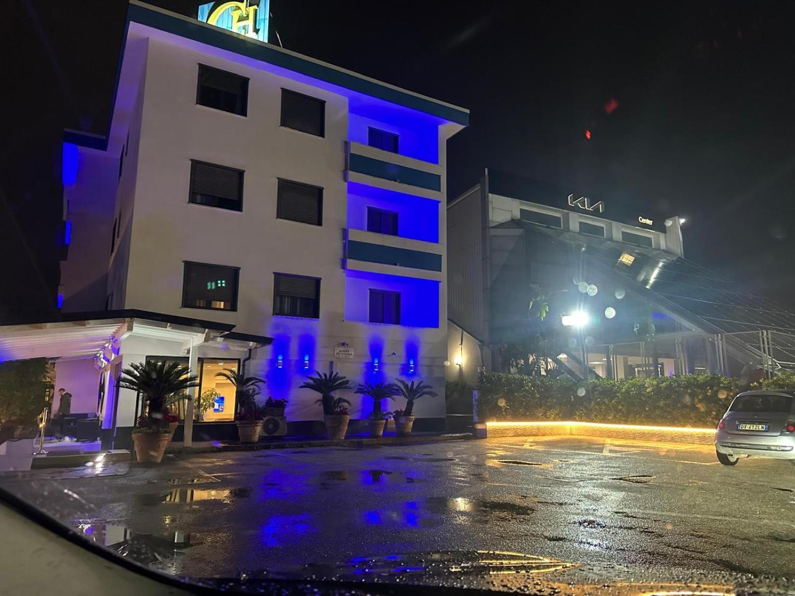 Hotel Clinton คาโซริอา ภายนอก รูปภาพ