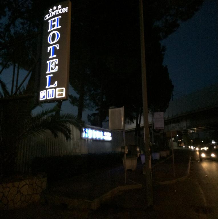 Hotel Clinton คาโซริอา ภายนอก รูปภาพ