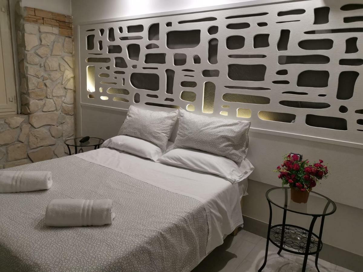 Hotel Clinton คาโซริอา ภายนอก รูปภาพ